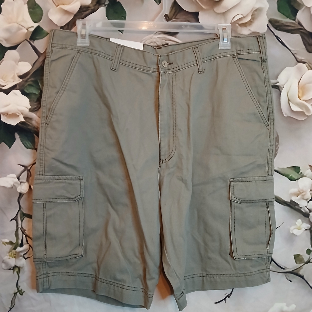 Stylish Men's Cargo Shorts - Olive